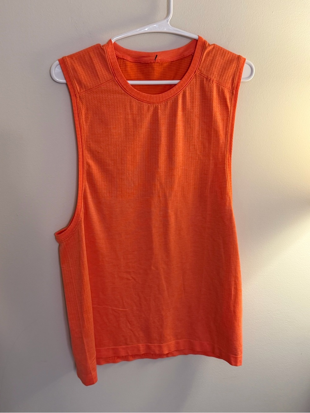 Lululemon Metal Vent Tech Orange Tank Men’s Size Medium VGUC